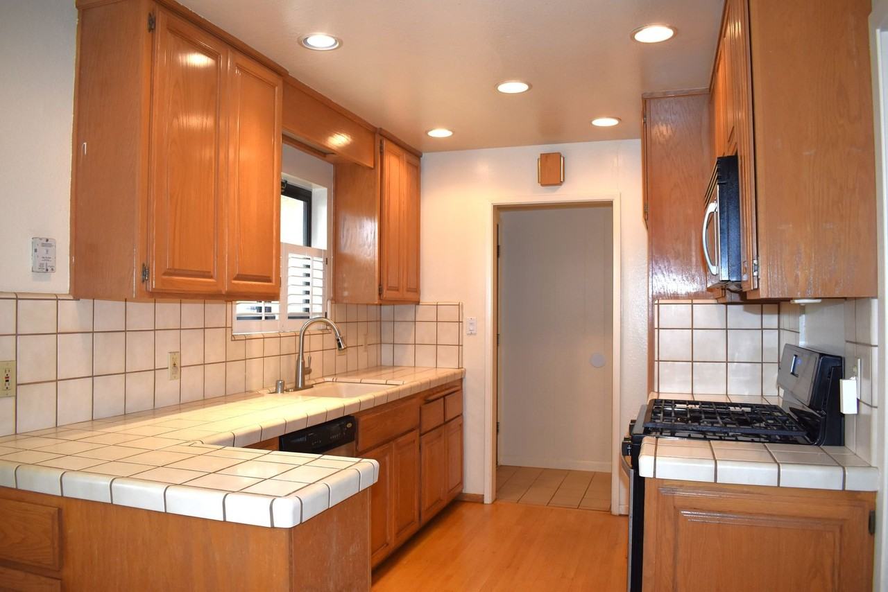 7376 Stratford St - Photo 3 of 16