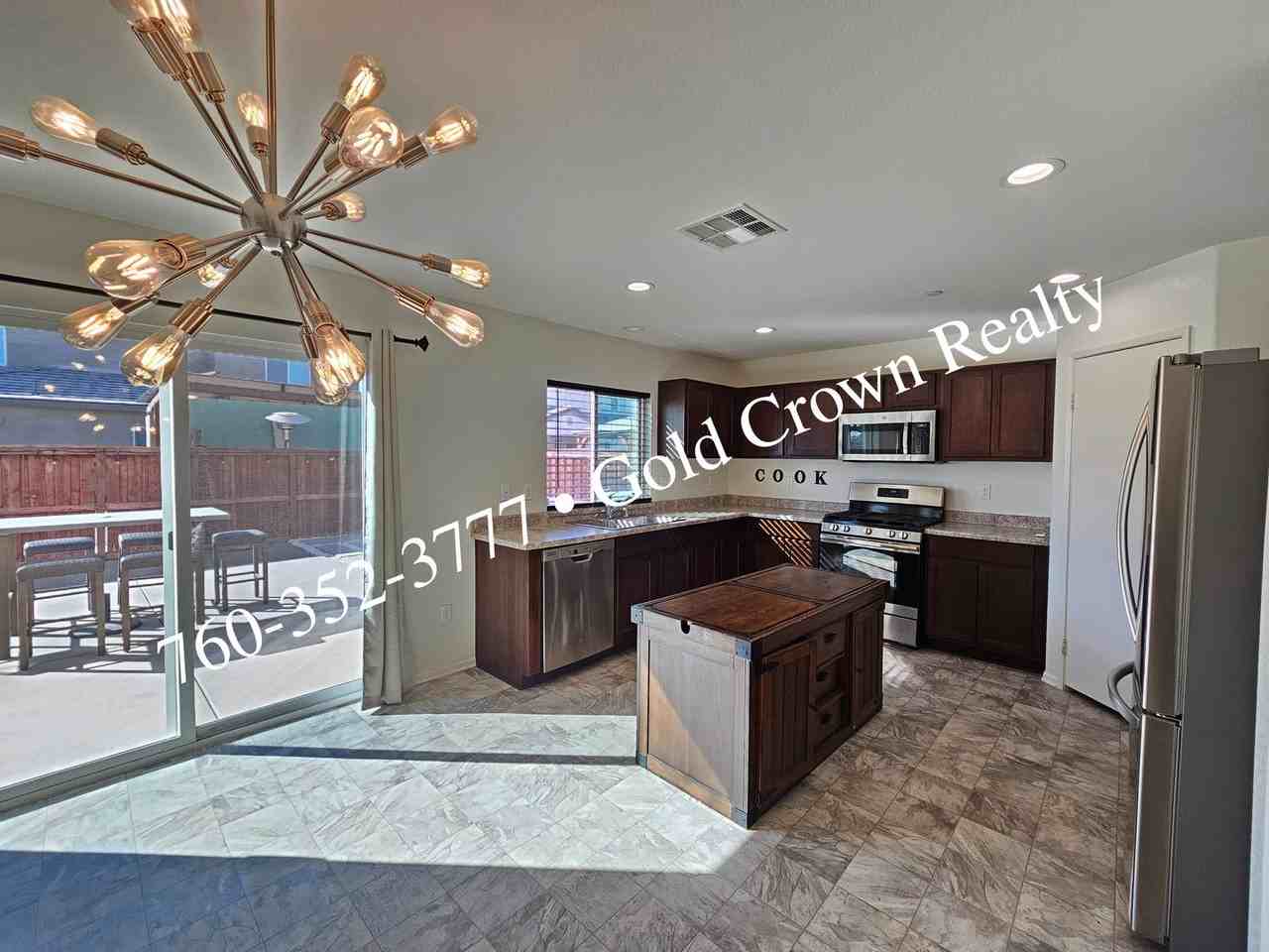 2385 Xavier Ave - Photo 2 of 19