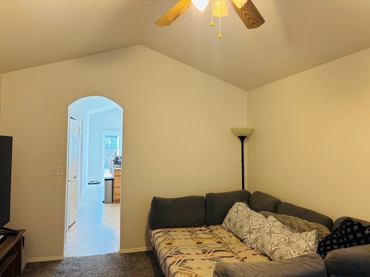 640 Green Tree Dr - Photo 5 of 43