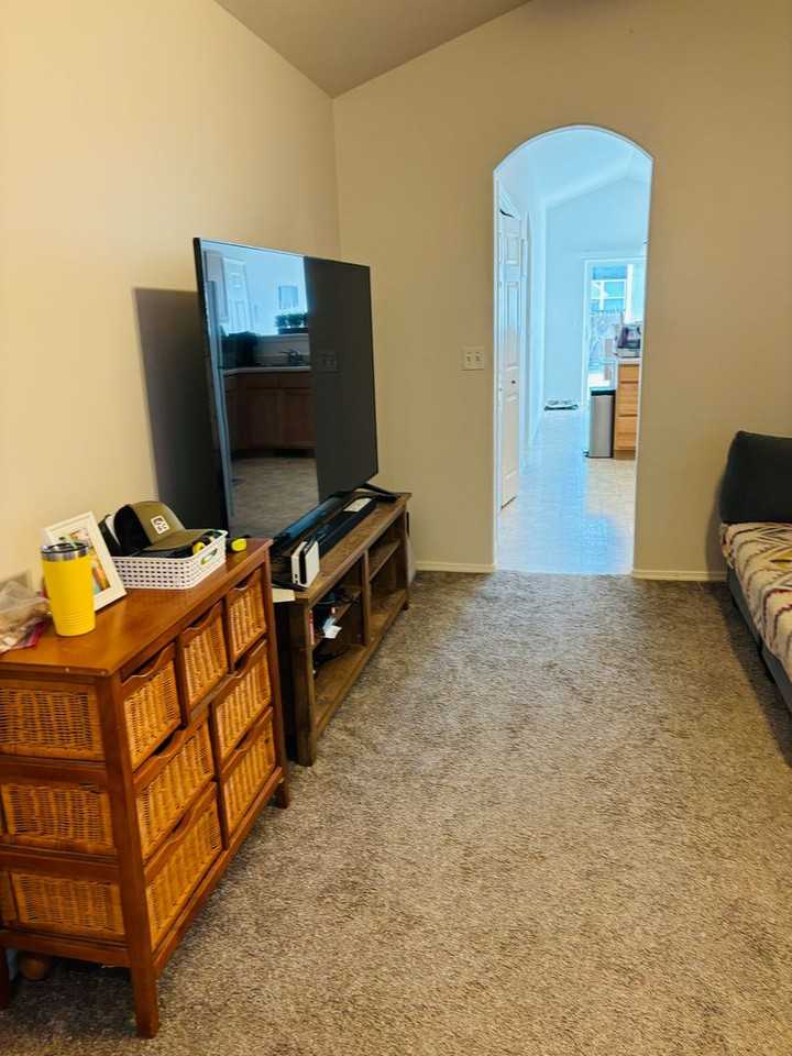 640 Green Tree Dr - Photo 6 of 43