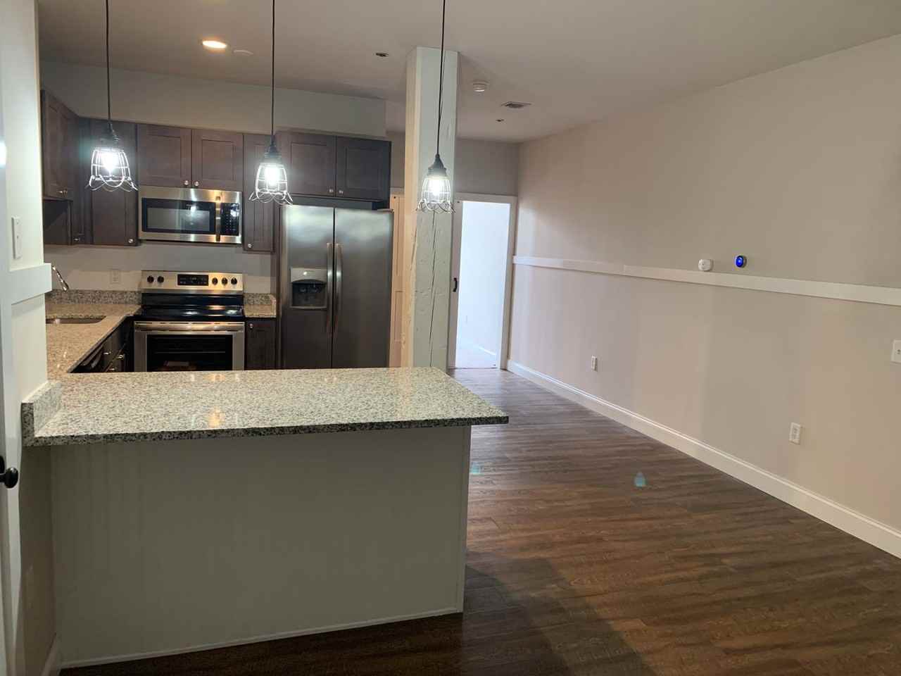 238 N George St - Photo 3 of 12