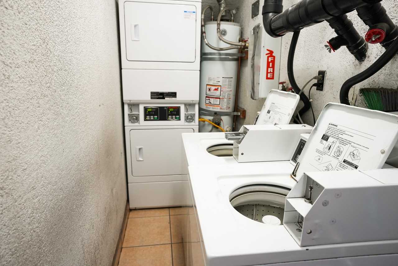 Look and Lease Special One Month Free rent - Photo 3 of 15