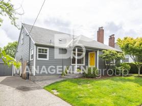 6900 N Commercial Ave - Photo 1 of 1