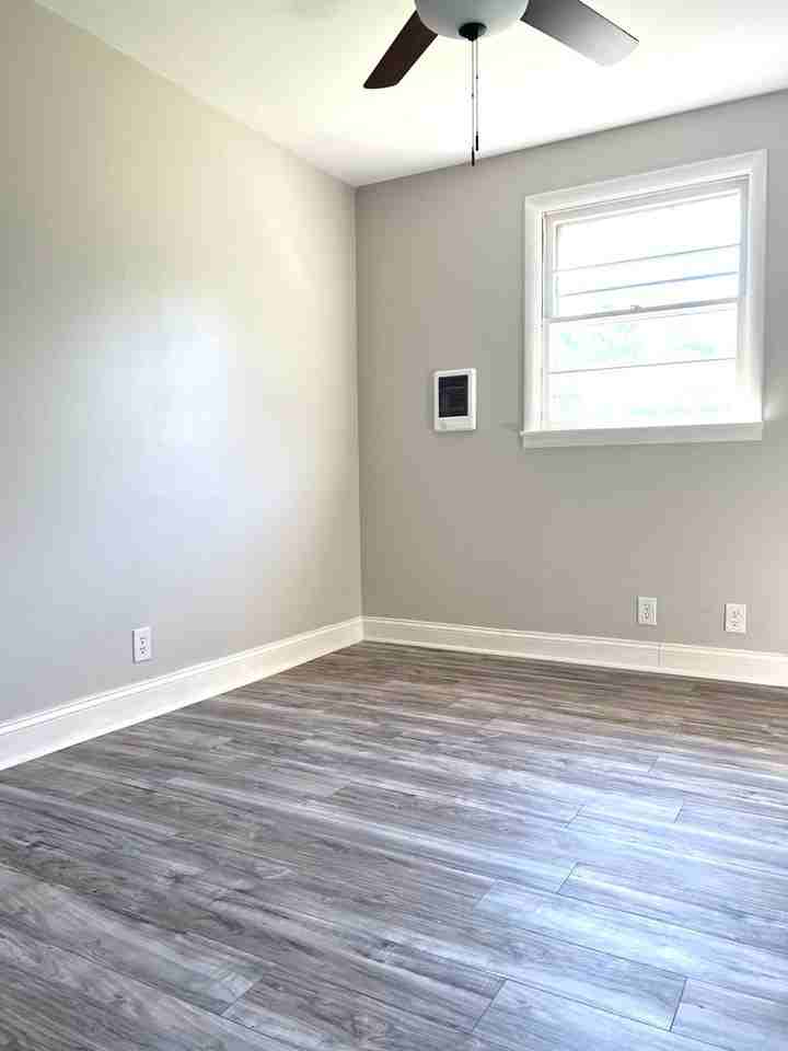 462 Circle Dr - Photo 2 of 17