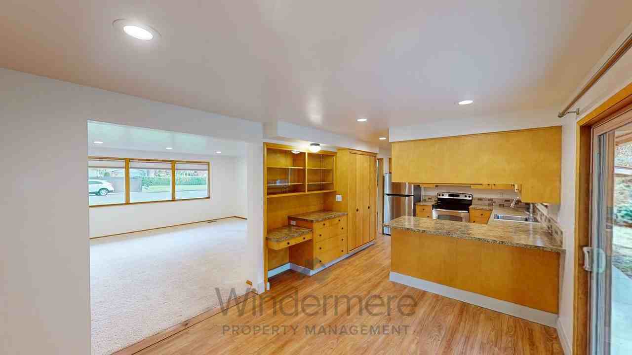 1976 Scarpelli Dr - Photo 4 of 29