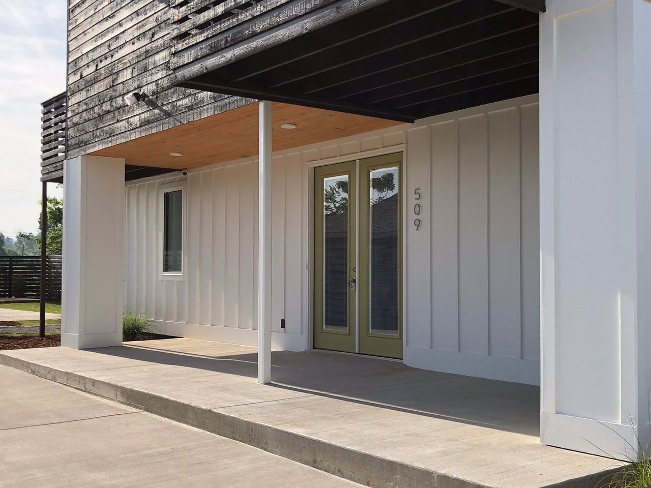 509 30th Avenue East - Photo 4 of 10