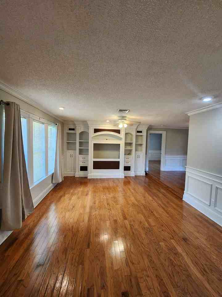 549 Burlington Ave Ne - Photo 6 of 43