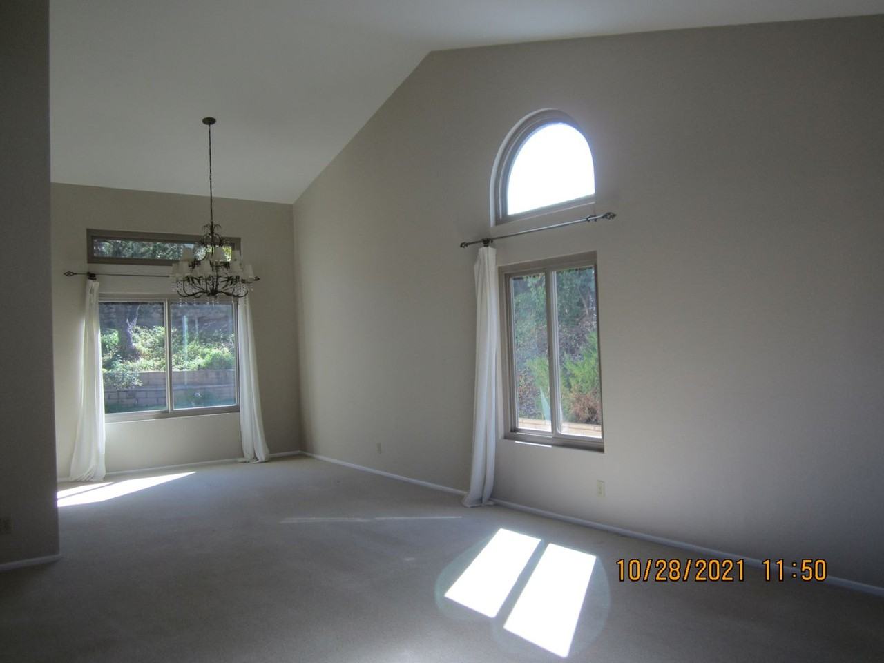 16658 Rocky Creek Dr - Photo 3 of 50
