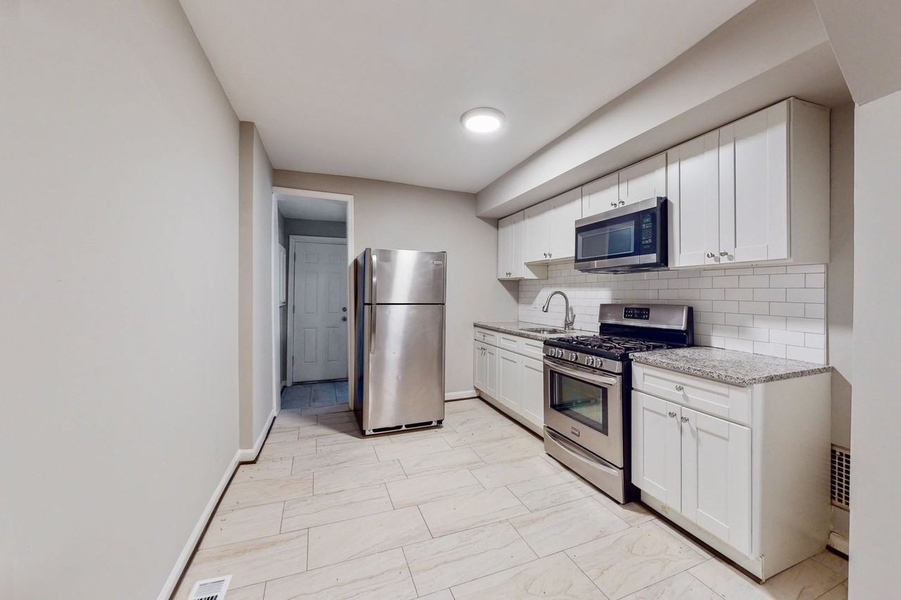 2708 Mathews St - Photo 2 of 23