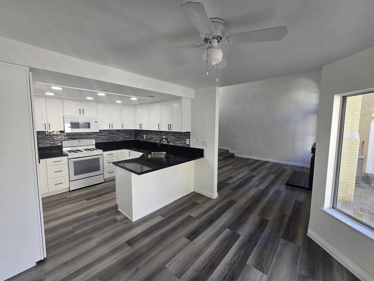 21081 Knights Gln - Photo 7 of 23