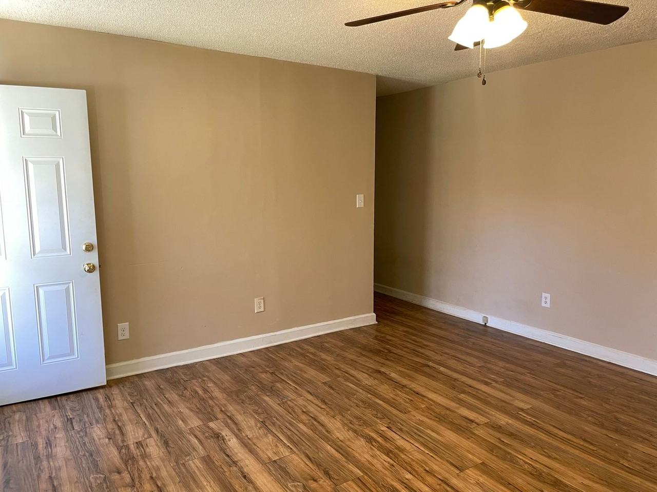 1326 W Ridge St - Photo 3 of 16