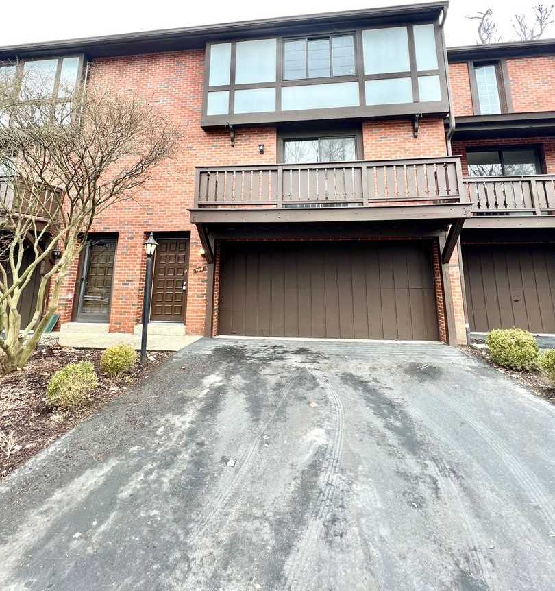 103 Little Glen Drive - Photo 4 of 48