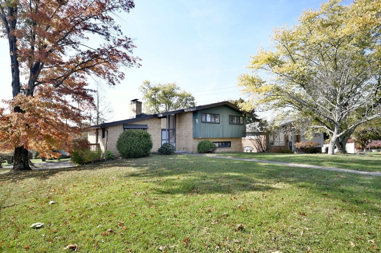 1318 Woodland Dr - Photo 2 of 36