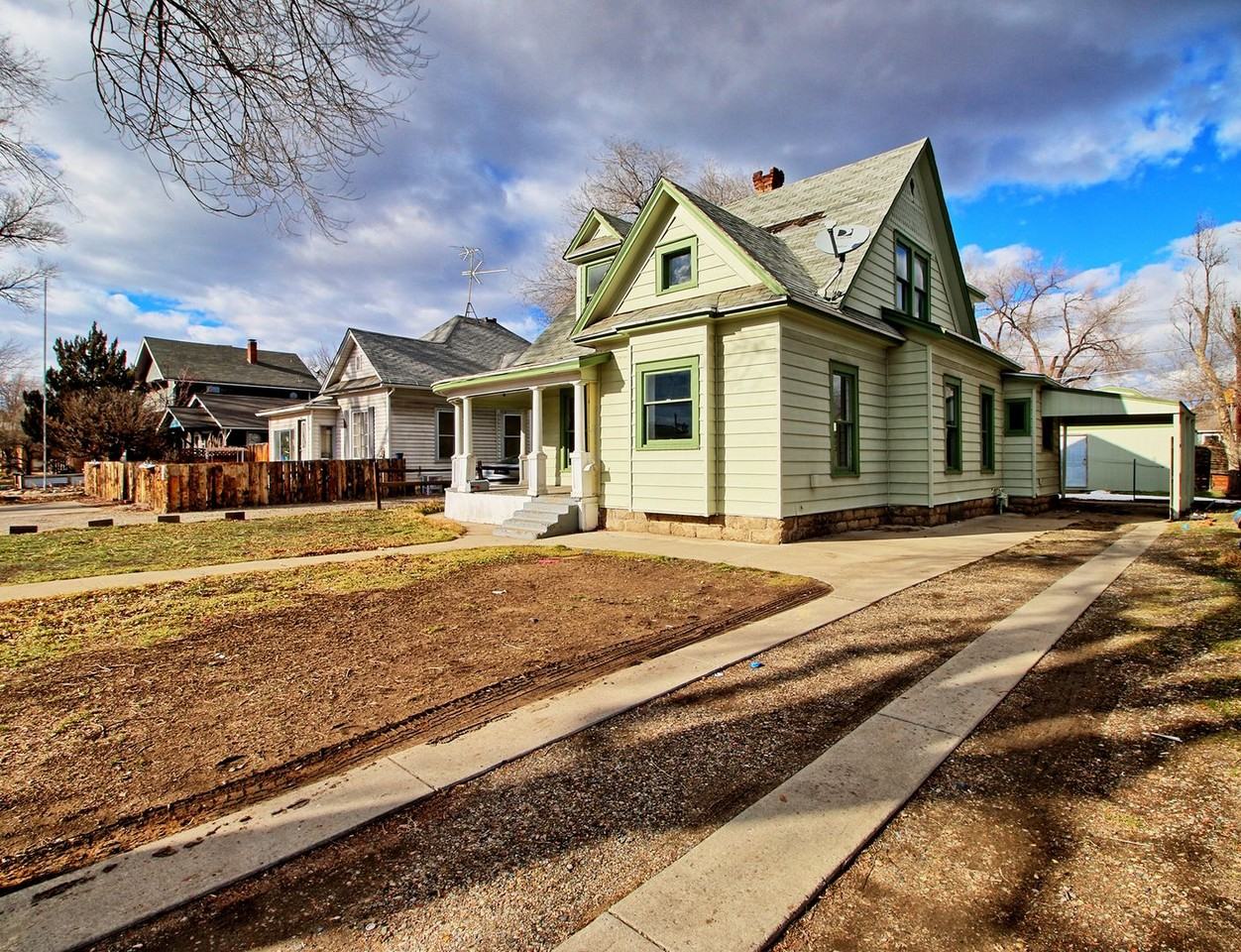 1144 Grand Ave - Photo 2 of 34