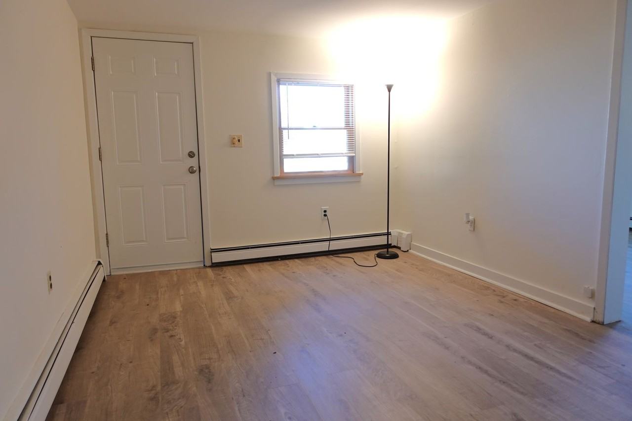 37 Hillside Ave - Photo 3 of 6