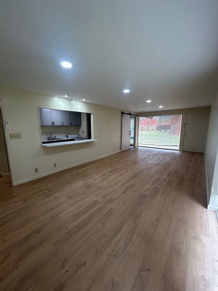 256 S Corl St Apt 2b - Photo 5 of 14