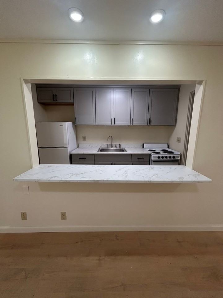 256 S Corl St Apt 2b - Photo 7 of 14