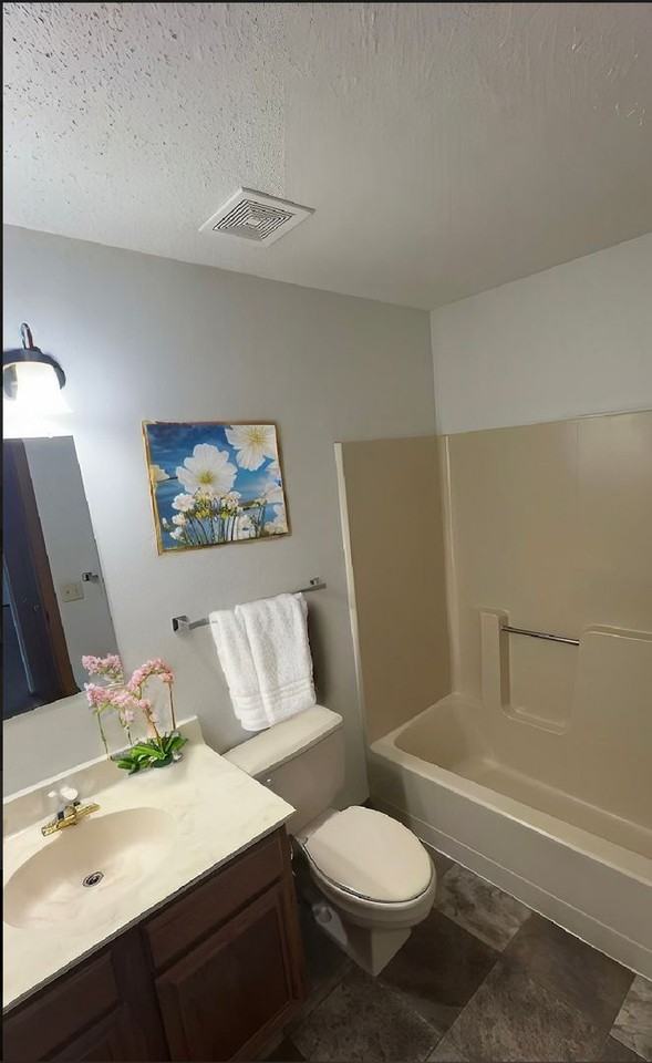 215 E Arbor (Bismarck,ND) - Photo 7 of 9
