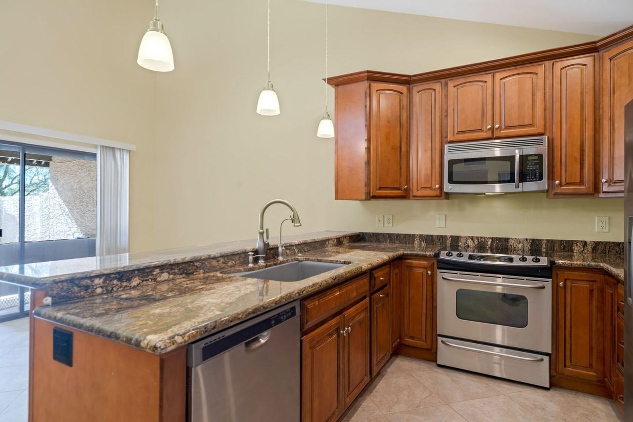 9463 E Jenan Dr - Photo 2 of 18