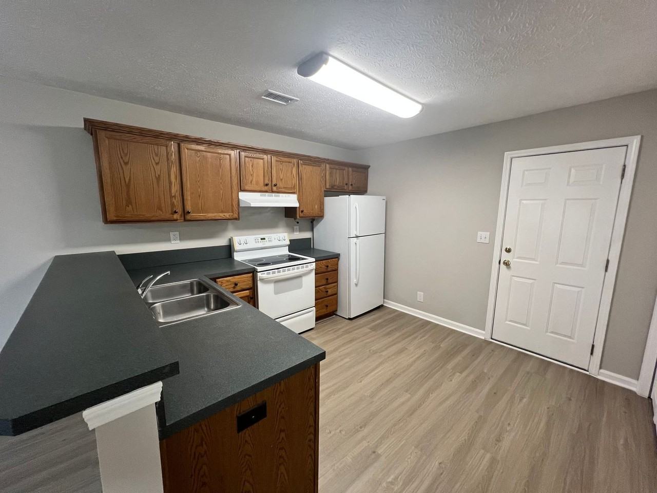 9012 Jessica Leigh Court - Photo 3 of 11