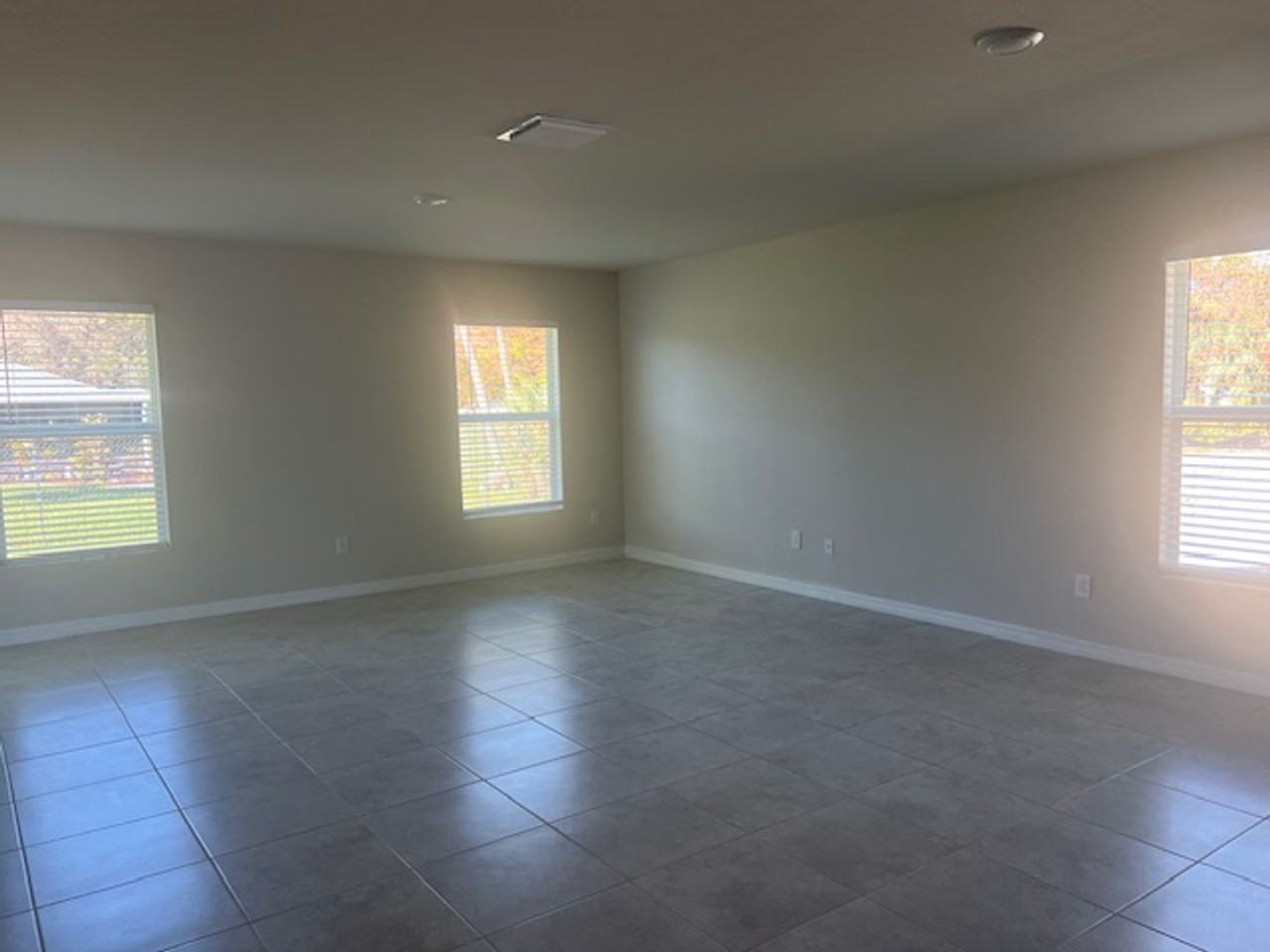 17374 Gadsen Ave - Photo 3 of 14