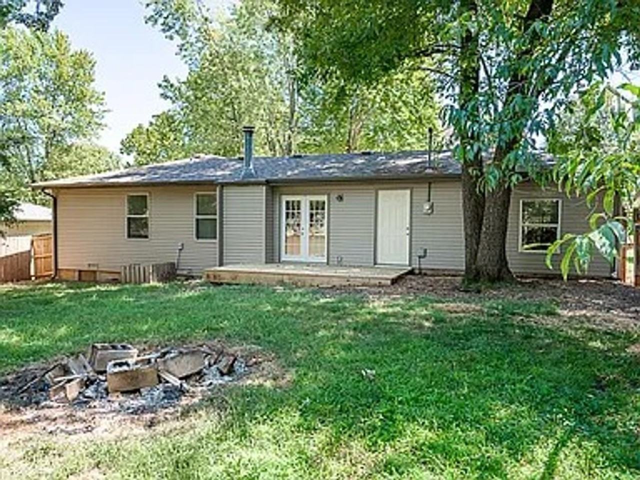 5649 S Franklin Ave - Photo 3 of 37