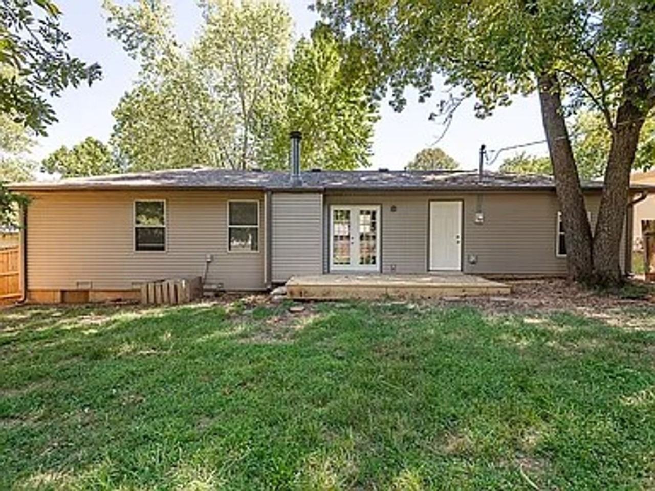 5649 S Franklin Ave - Photo 4 of 37