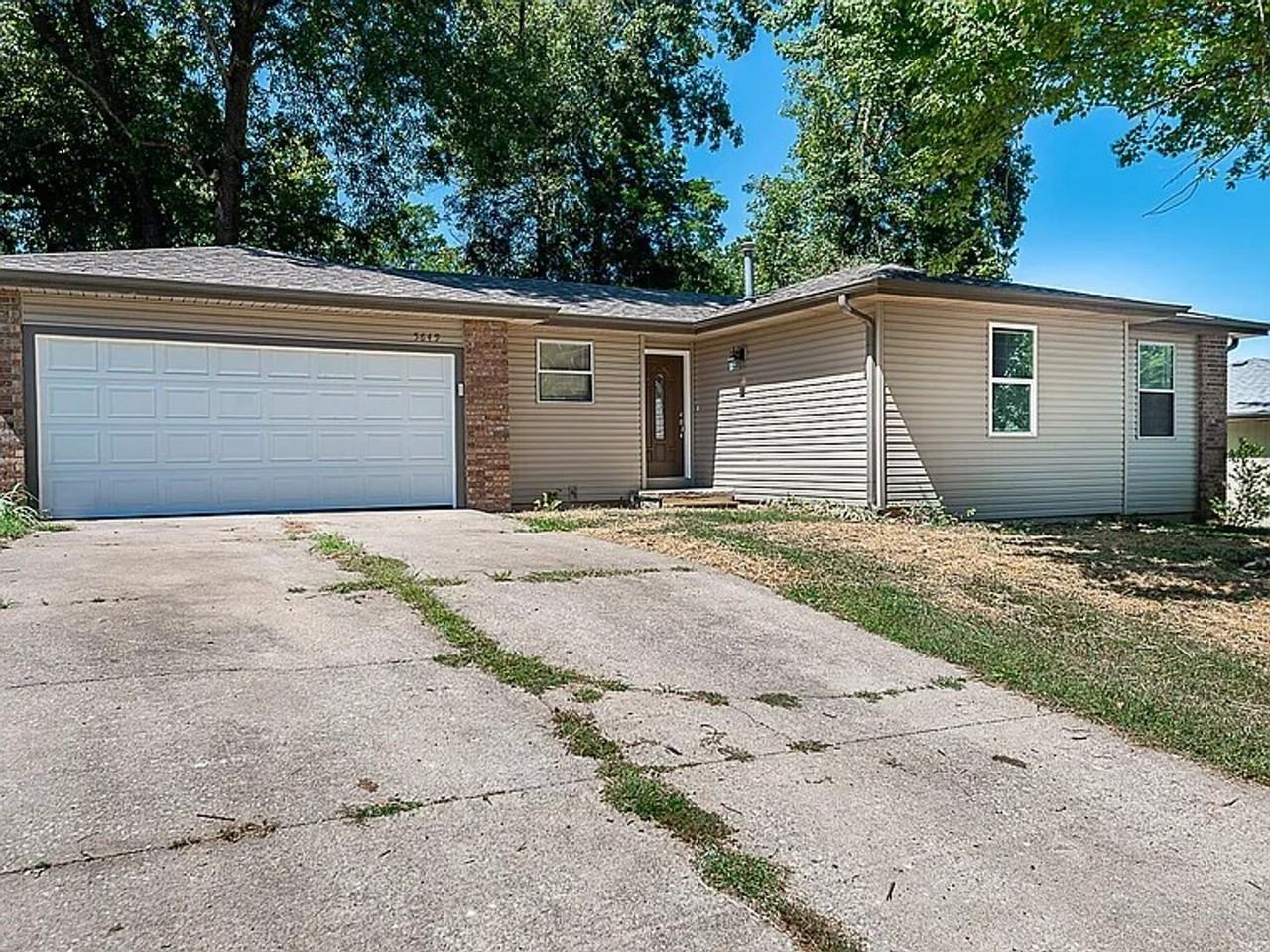 5649 S Franklin Ave - Photo 5 of 37