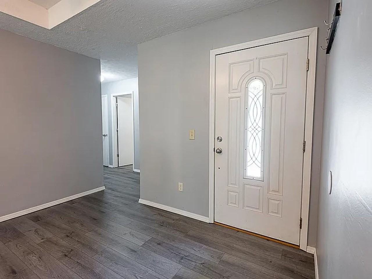 5649 S Franklin Ave - Photo 6 of 37