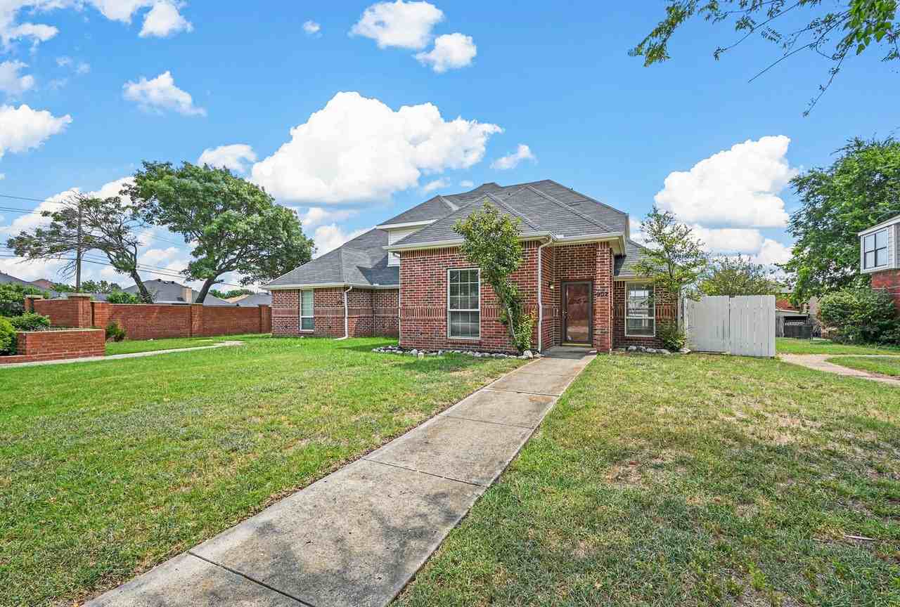 900 Wentwood Dr - Photo 2 of 20