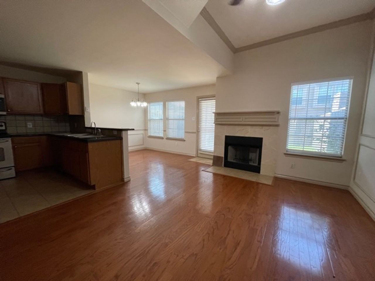 3909 Fernando Dr - Photo 3 of 16