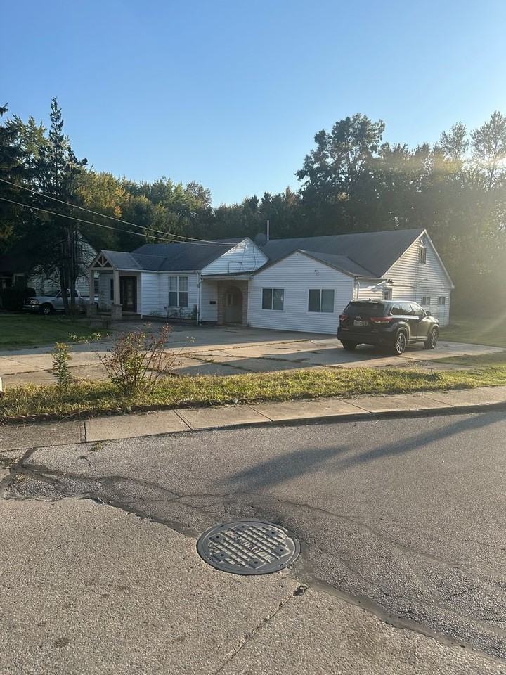 4140 Columbia Rd - Photo 3 of 30