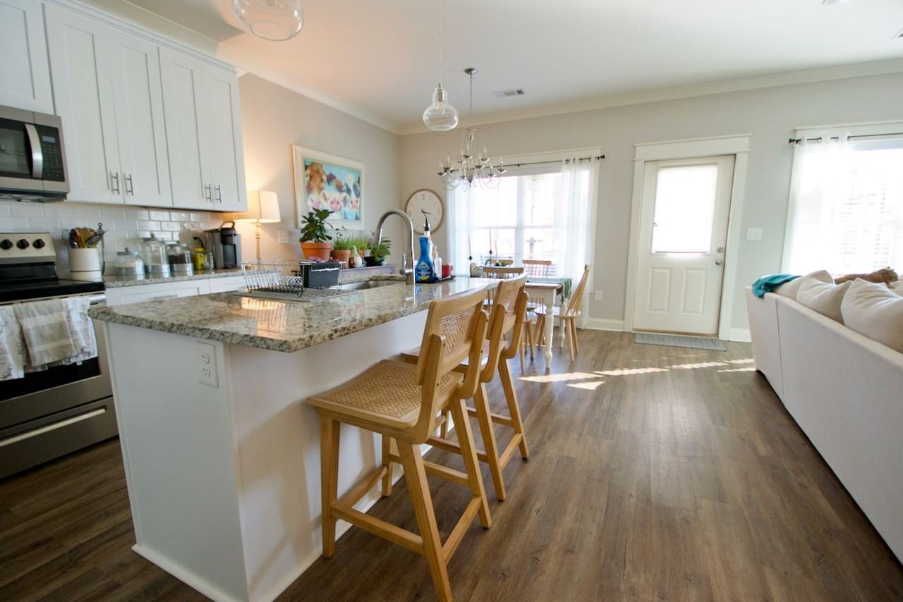 1408 Gatewood Pl - Photo 3 of 32