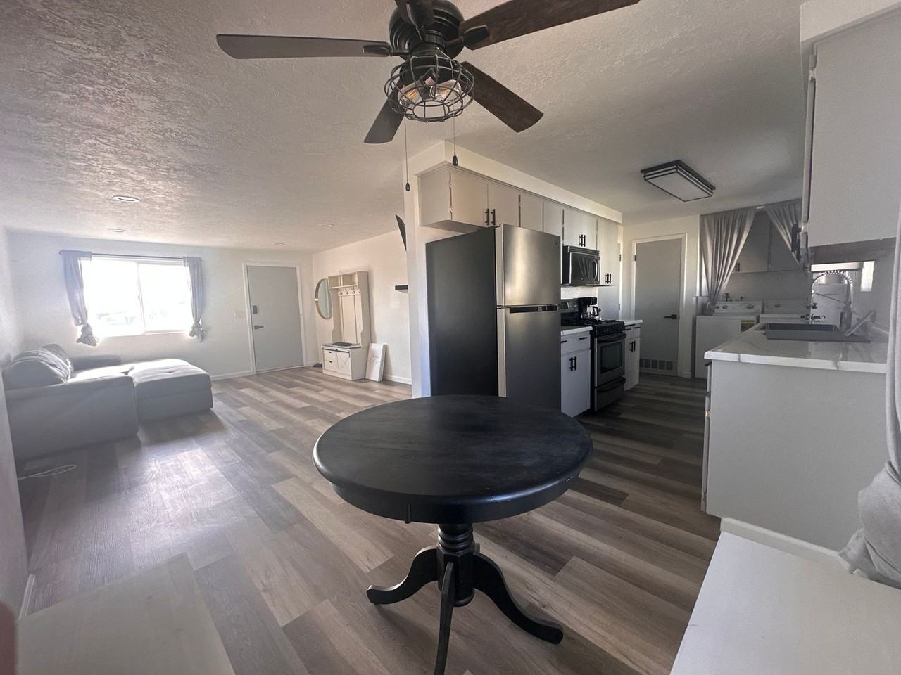 21124 Southeast Reed Market Road - Photo 3 of 8