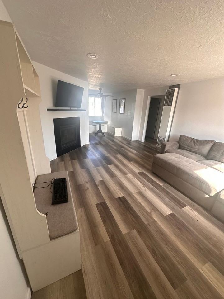 21124 Southeast Reed Market Road - Photo 4 of 8