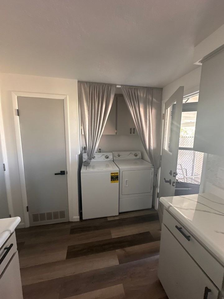 21124 Southeast Reed Market Road - Photo 5 of 8