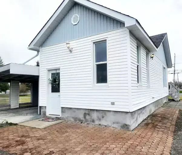 719 Notre-Dame St W - Photo 2 of 12