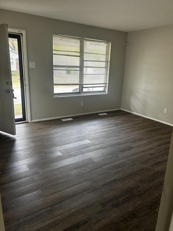 10202 Castle Dr - Photo 2 of 11