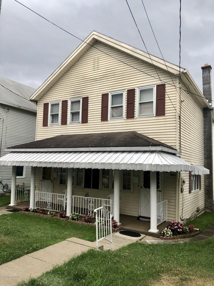 90 4th St - Photo 3 of 15