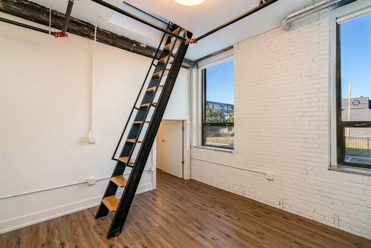 875 Michigan Ave - Photo 4 of 42