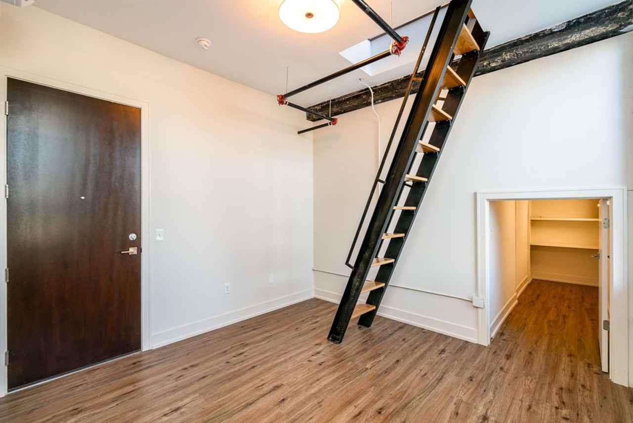 875 Michigan Ave - Photo 5 of 42