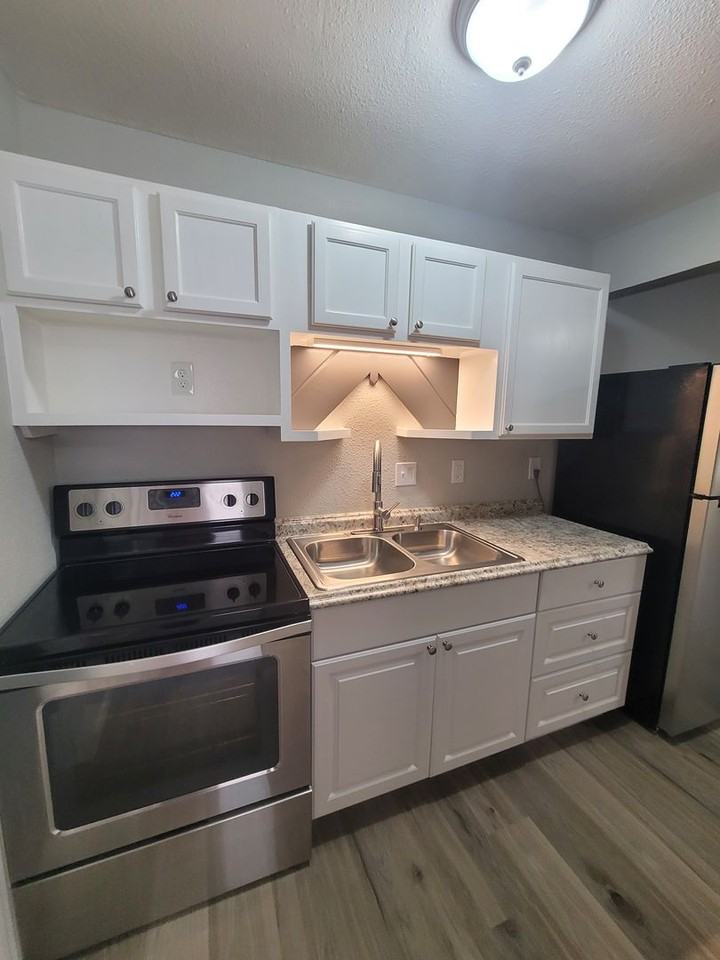 4187 Sunset Dr #3 - Photo 3 of 14