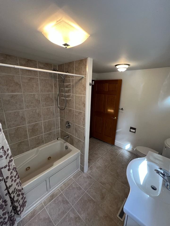 122 Genesee St - Photo 3 of 11