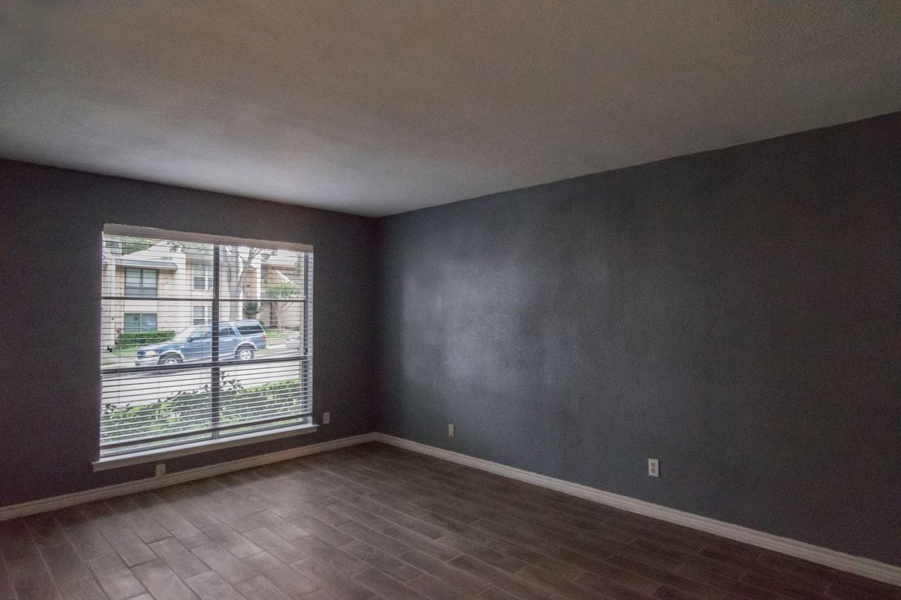 317 Valley Park Dr - Photo 3 of 28