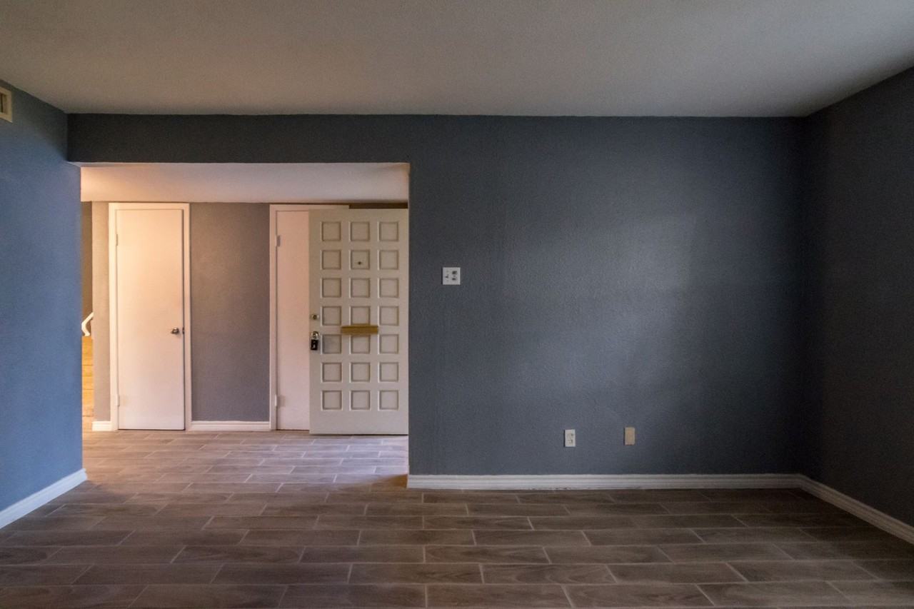 317 Valley Park Dr - Photo 4 of 28