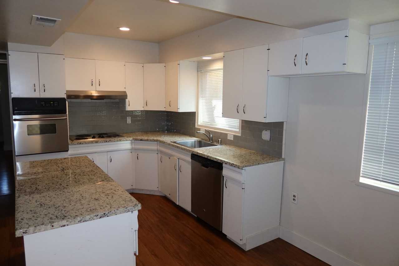 1824 2nd Ave - Photo 3 of 19