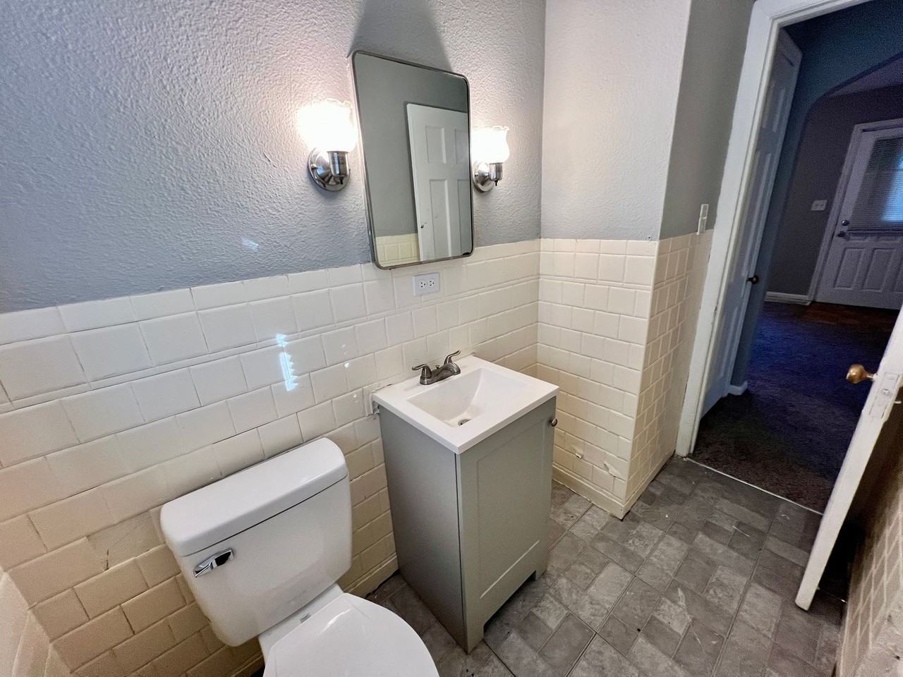 2304 S Hall Rd - Photo 5 of 11