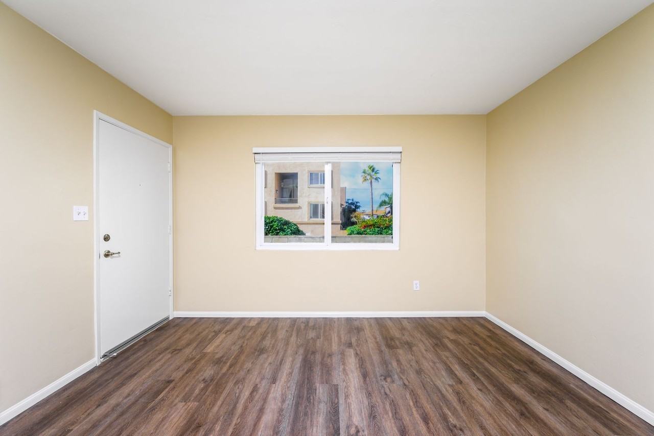 Riley Street - Photo 6 of 32