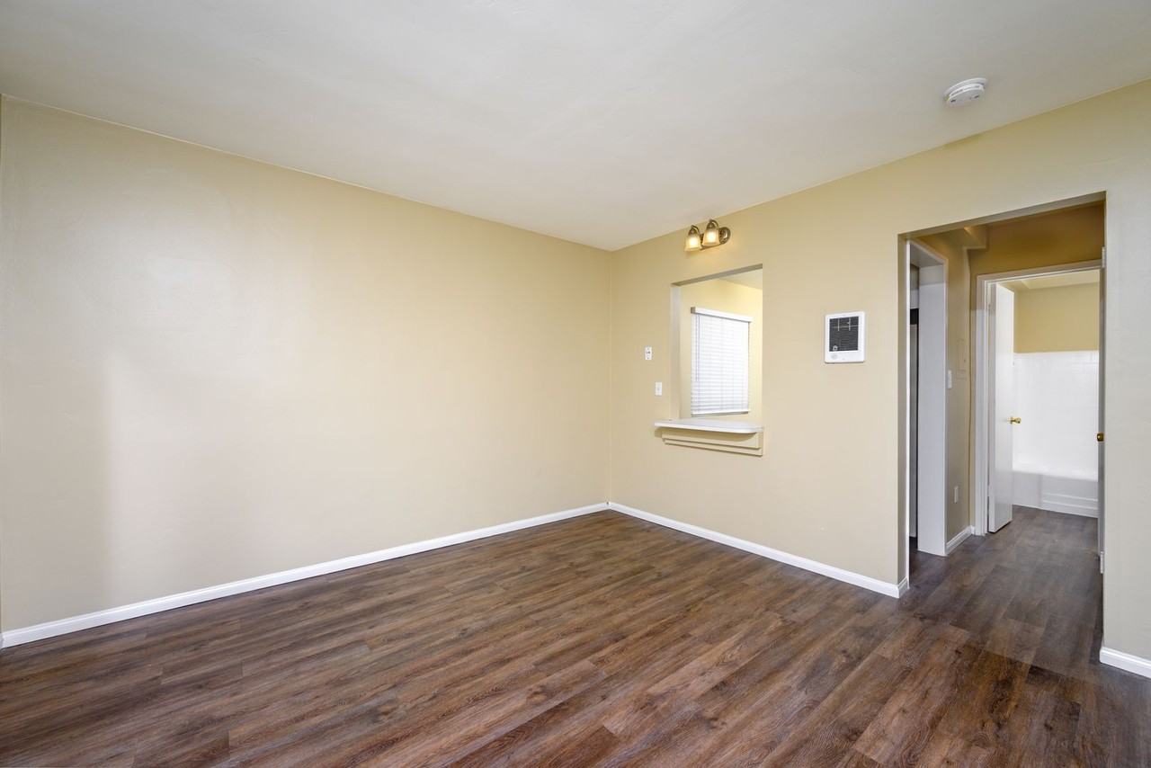 Riley Street - Photo 3 of 32