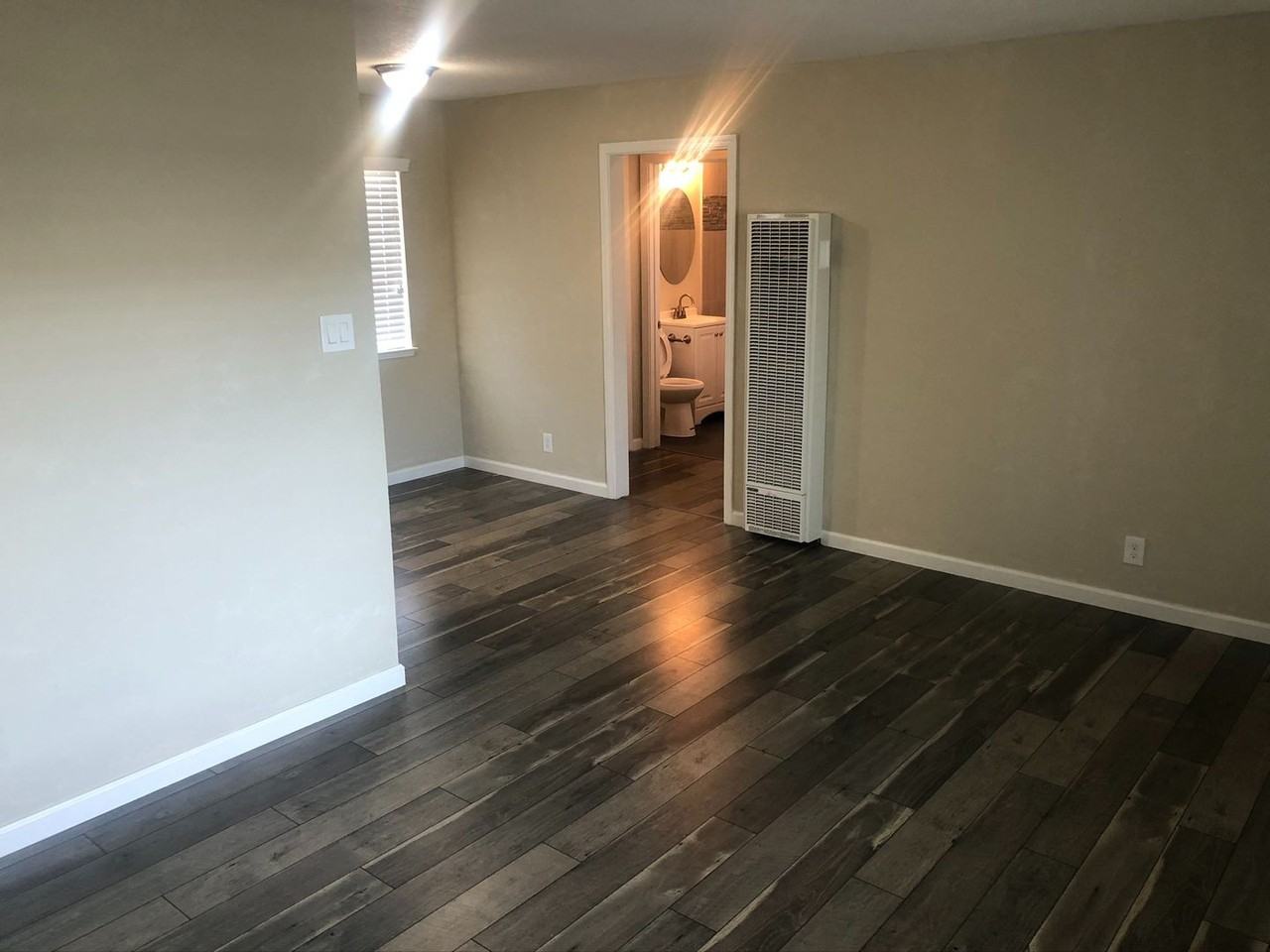 181 - Leo Manor - Photo 3 of 9